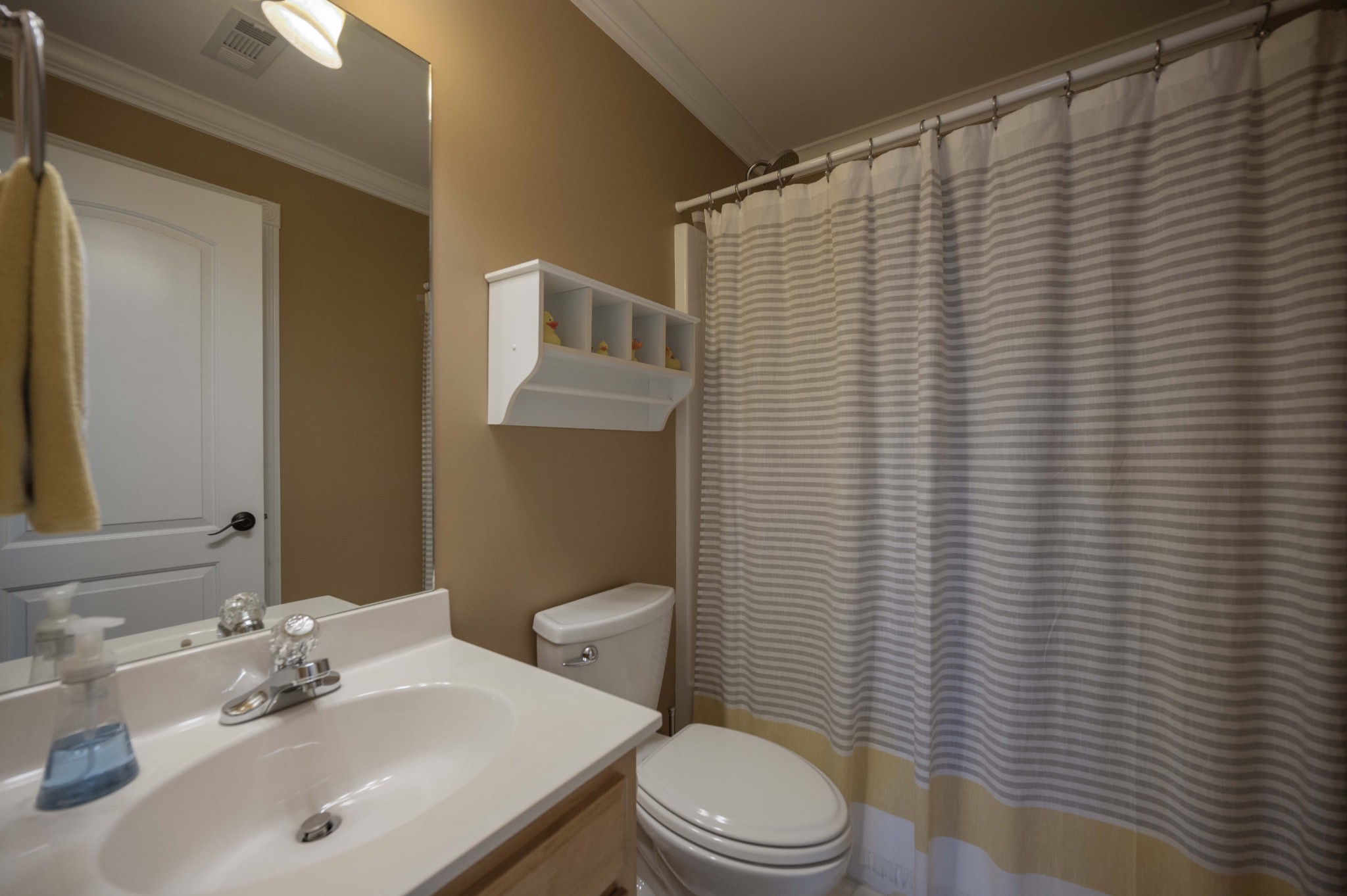 Image 34 of 53 For 340 Glassboro Court 4b