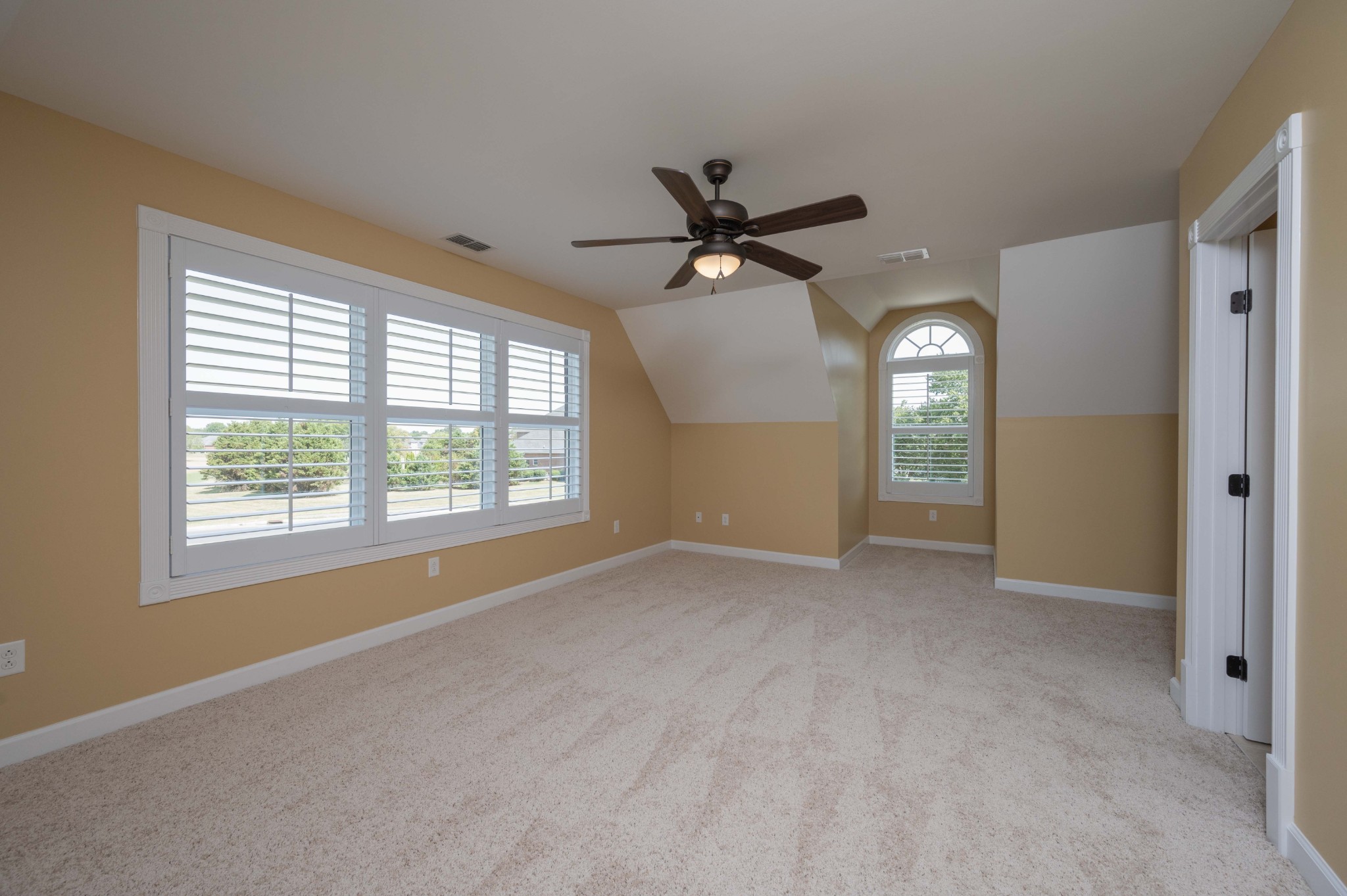 Image 40 of 53 For 340 Glassboro Court 4b
