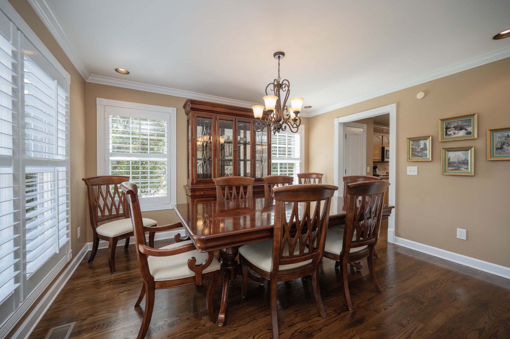 Image 5 of 53 For 340 Glassboro Court 4b