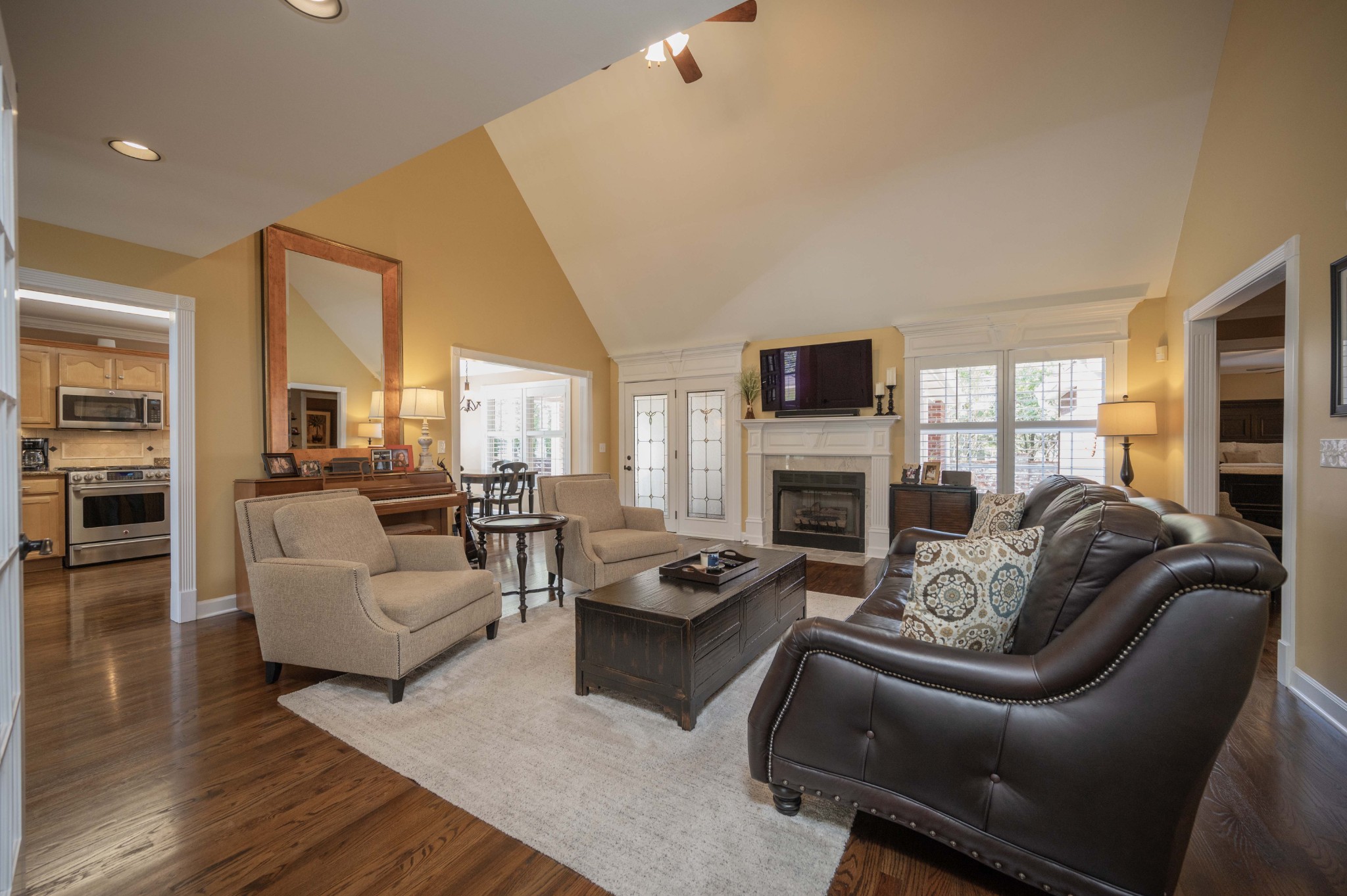 Image 8 of 53 For 340 Glassboro Court 4b
