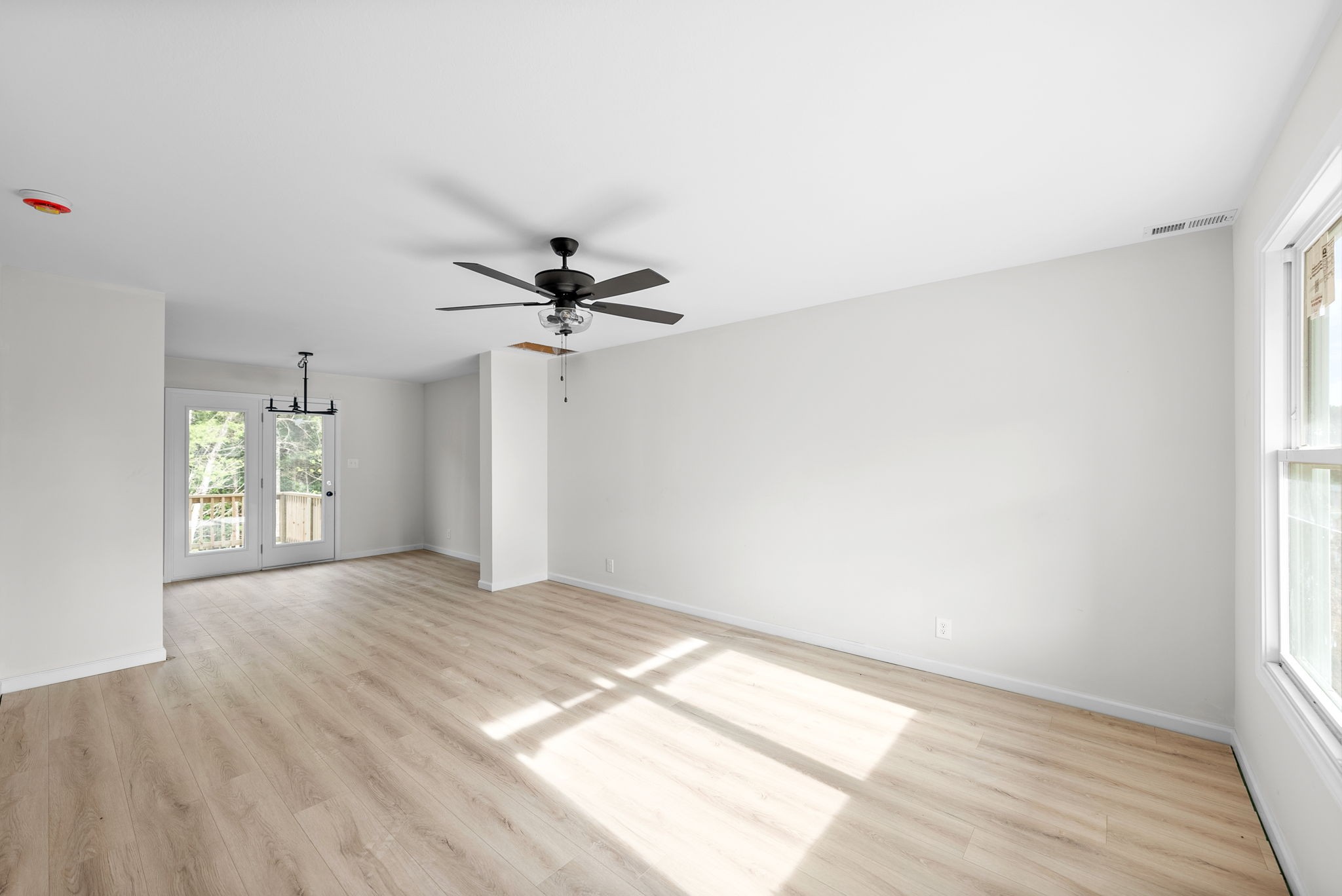 Image 4 of 26 For 4145 3rd Street