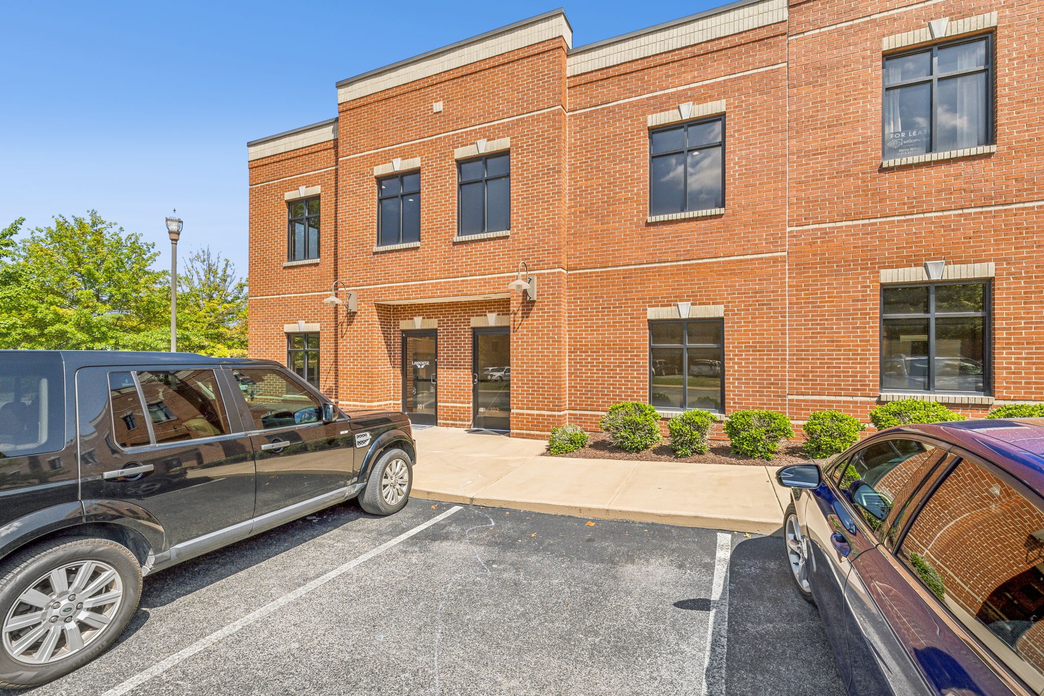 Image 2 of 4 For 495 Charleston Court