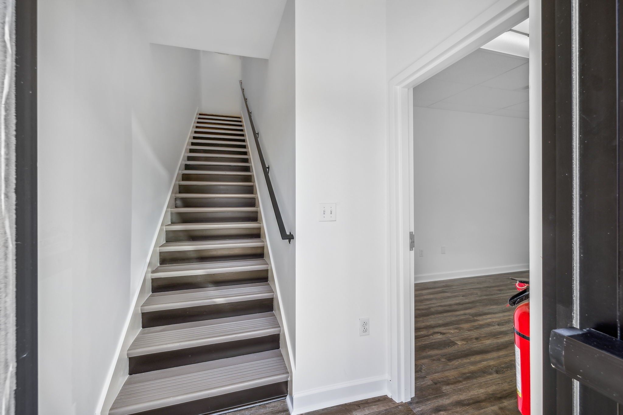 Image 3 of 4 For 495 Charleston Court