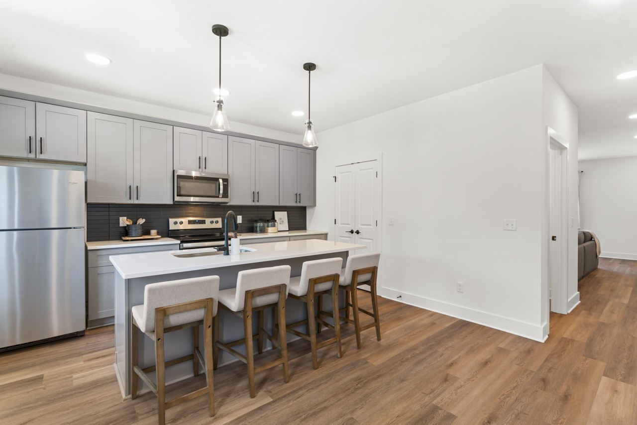 Image 8 of 9 For 407 28th Avenue