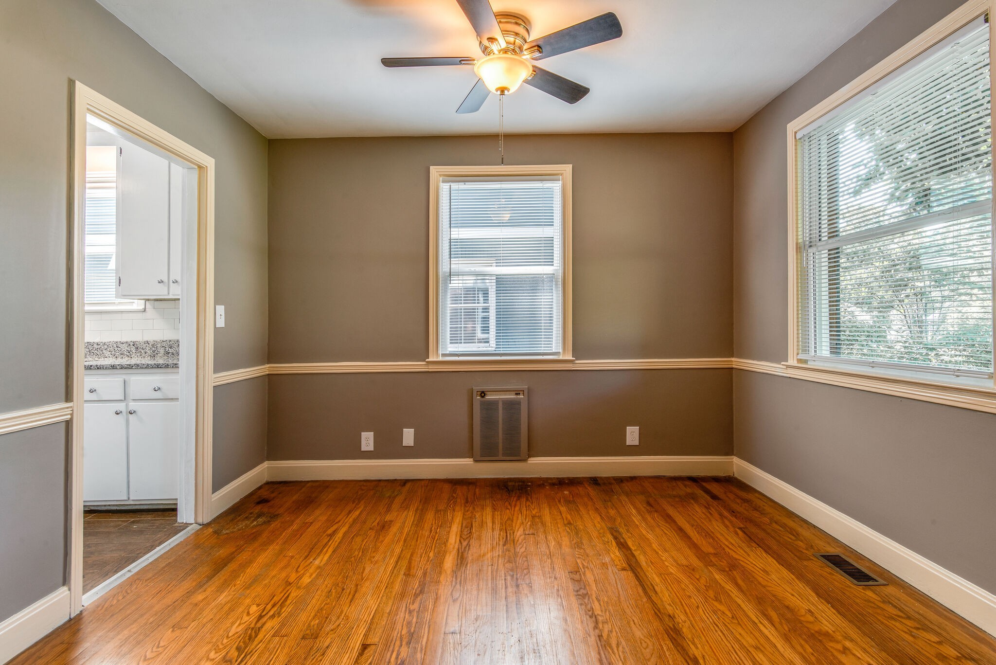 Image 11 of 17 For 8473 Elossa Court