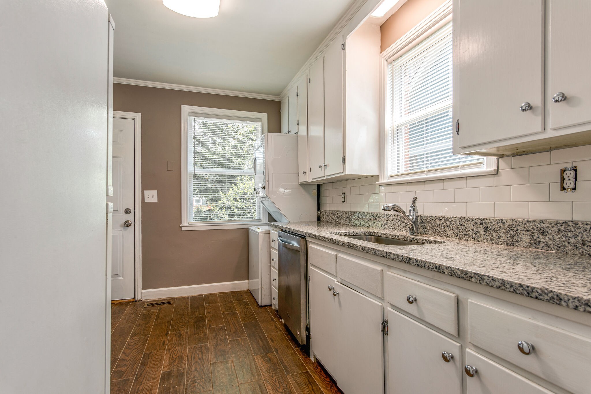 Image 13 of 17 For 8473 Elossa Court