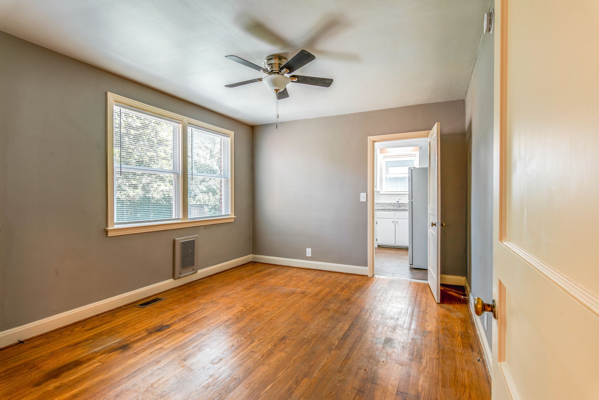 Image 17 of 17 For 8473 Elossa Court