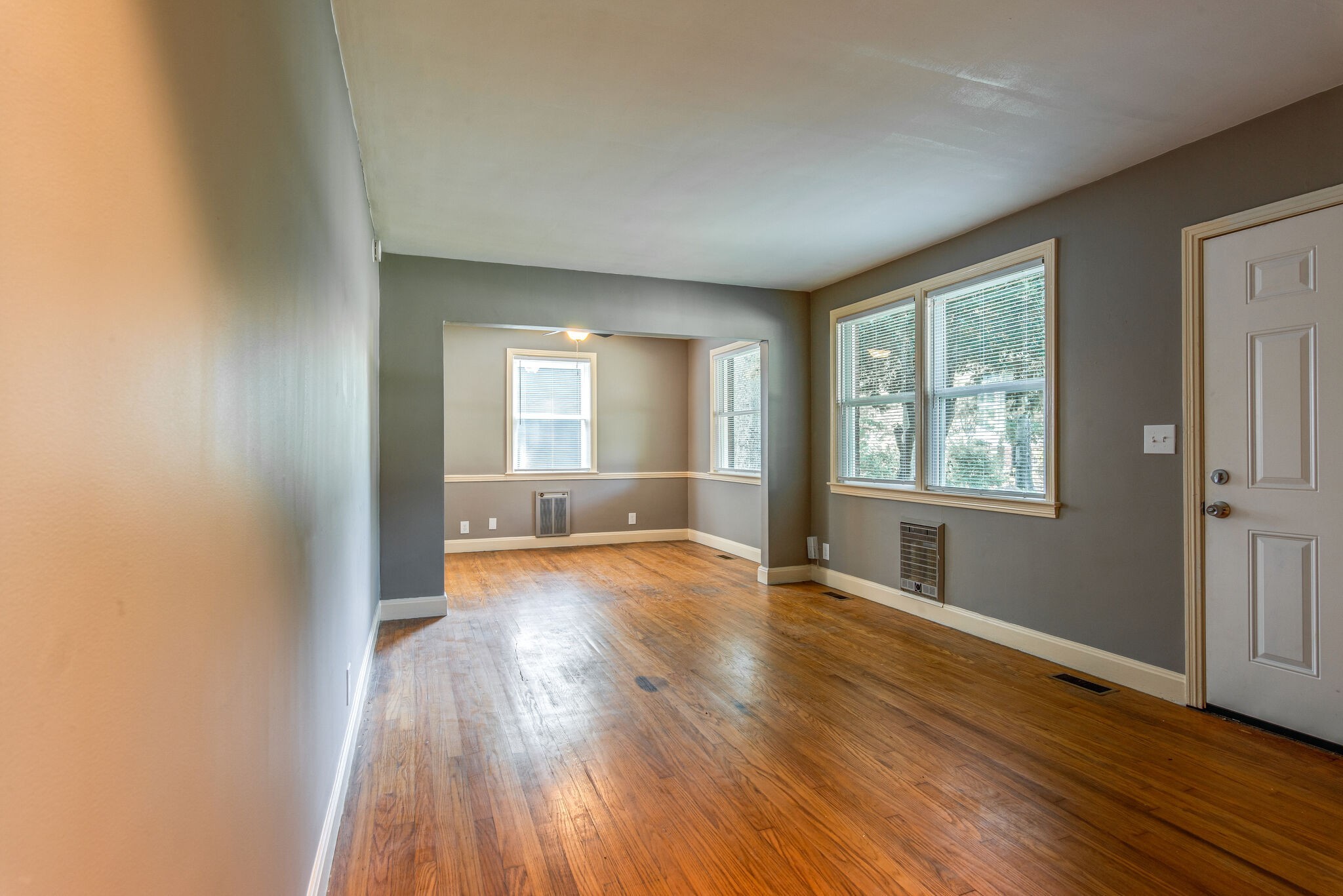 Image 8 of 17 For 8473 Elossa Court