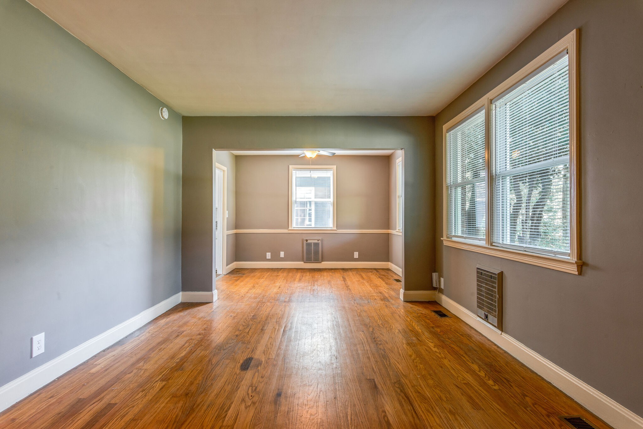 Image 9 of 17 For 8473 Elossa Court