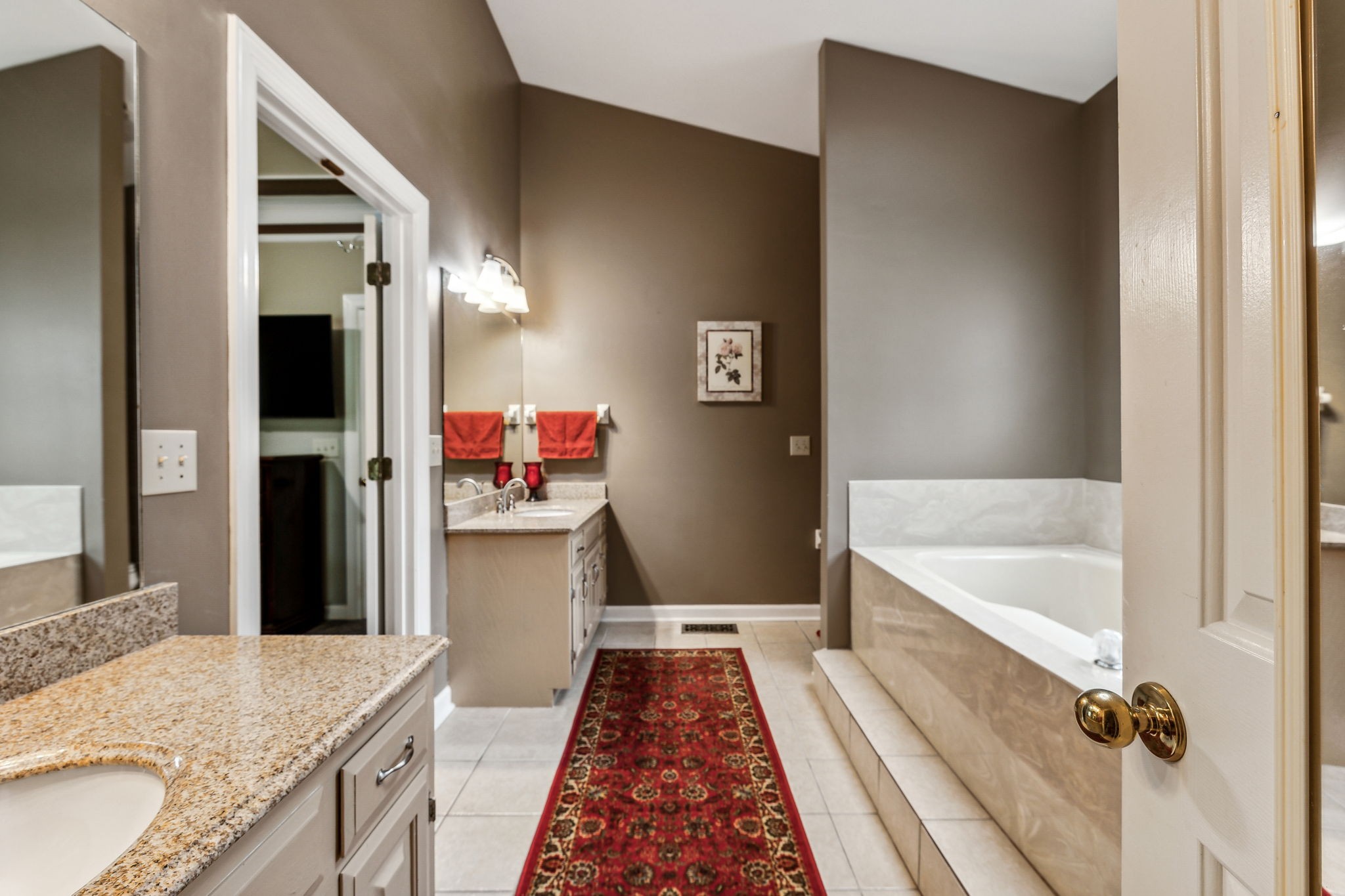 Image 12 of 38 For 4721 11 Street