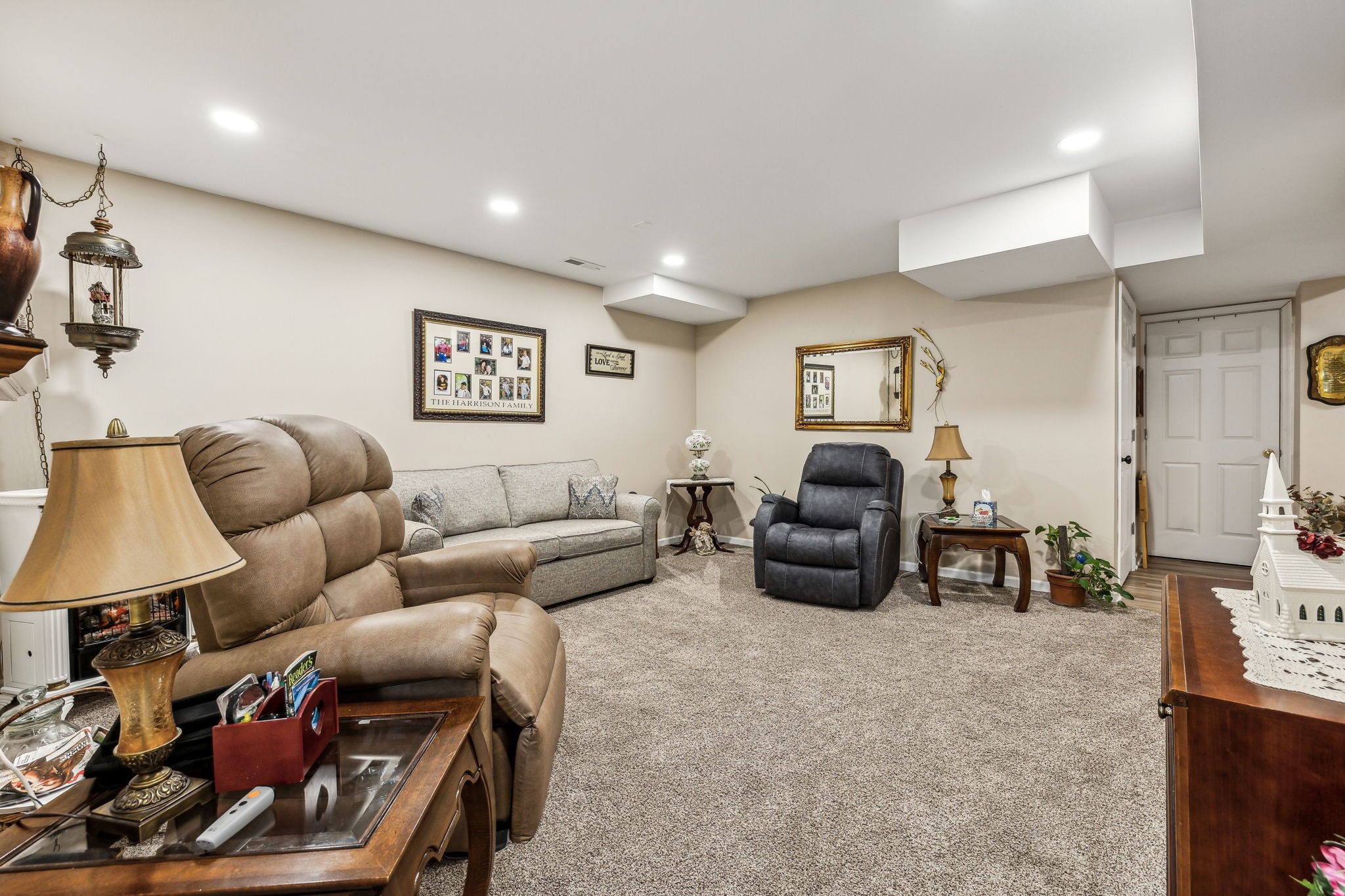 Image 25 of 38 For 4721 11 Street