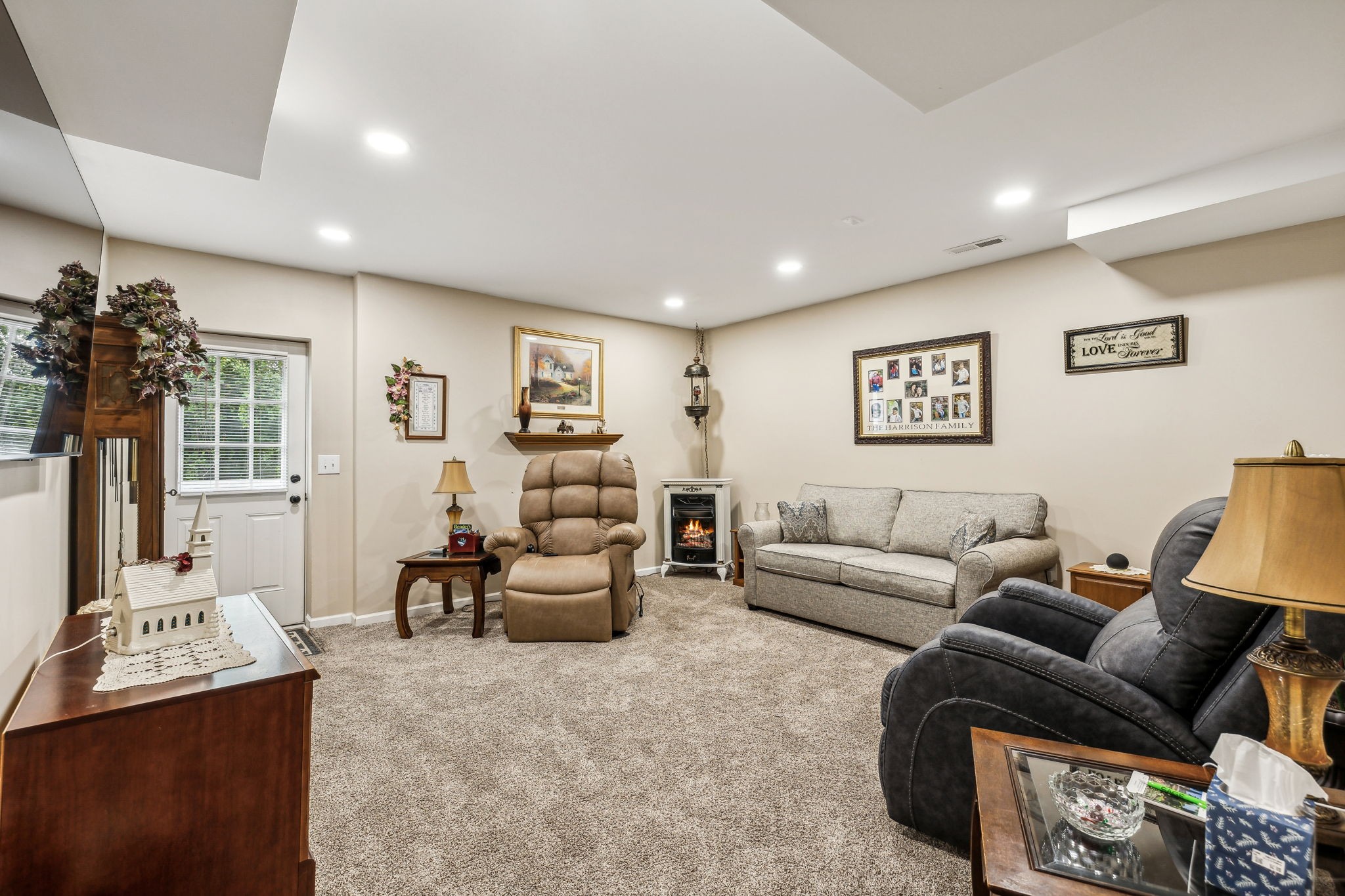 Image 26 of 38 For 4721 11 Street