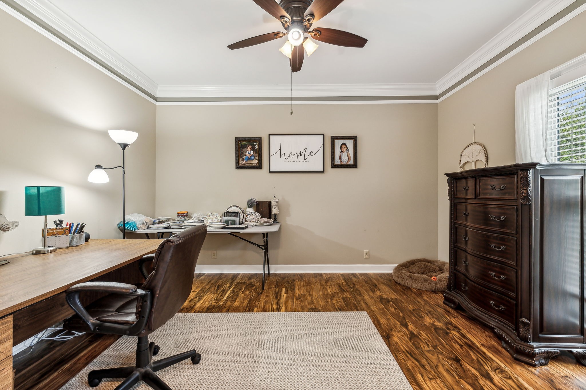 Image 3 of 38 For 4721 11 Street