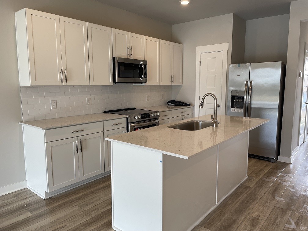Listing photo id 1 for 8467 Doe Lane