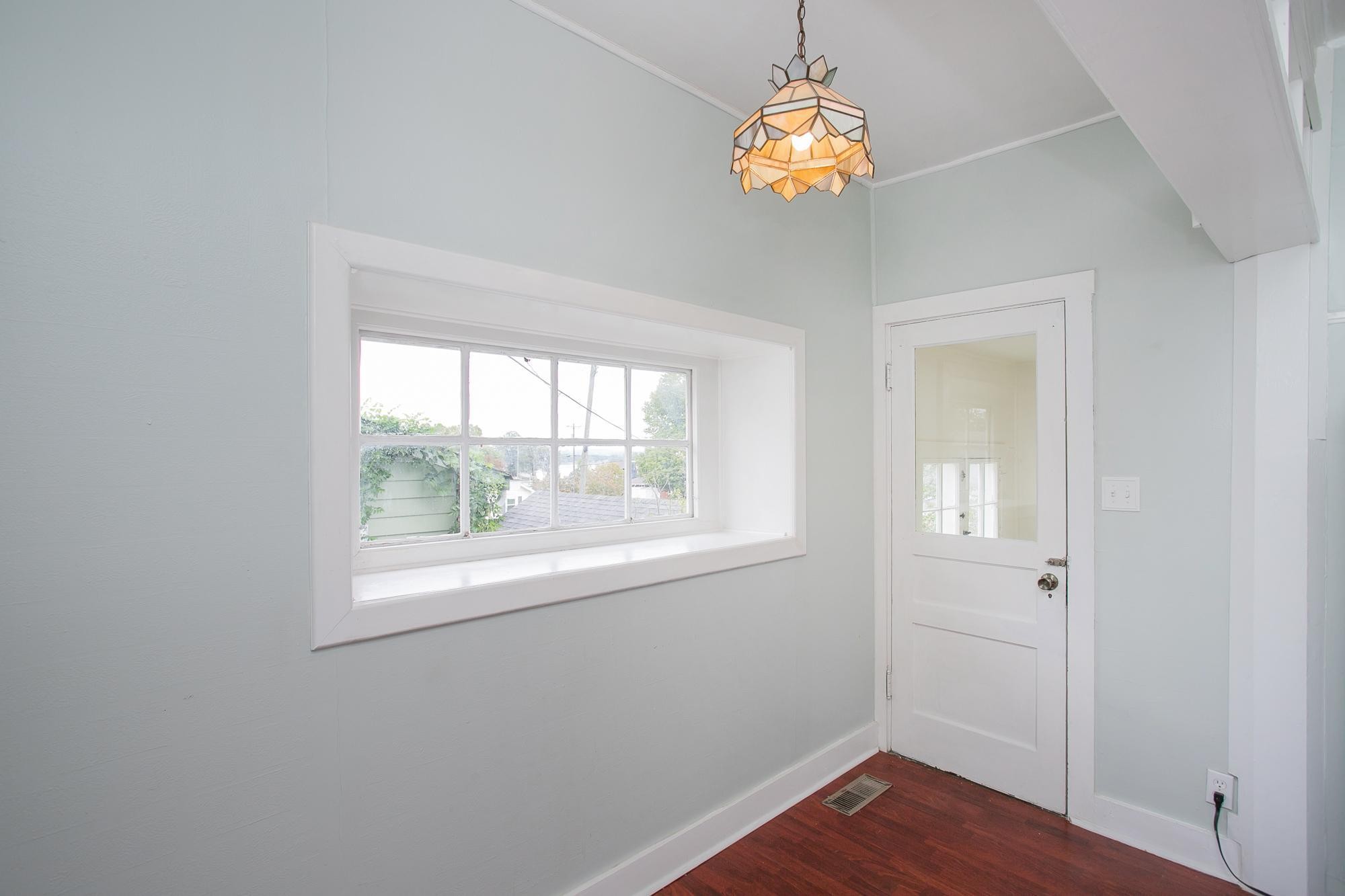 Listing photo id 12 for 1219 63rd Street Road