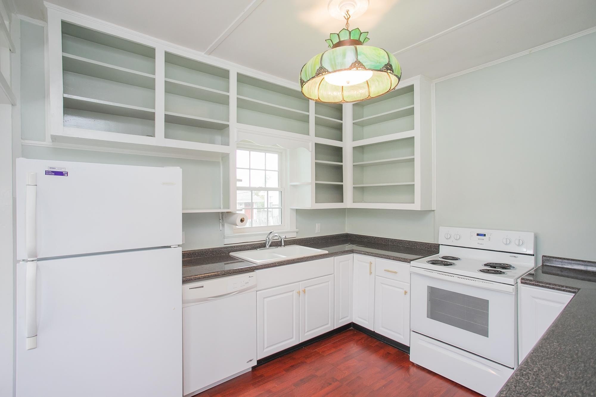 Listing photo id 13 for 1219 63rd Street Road