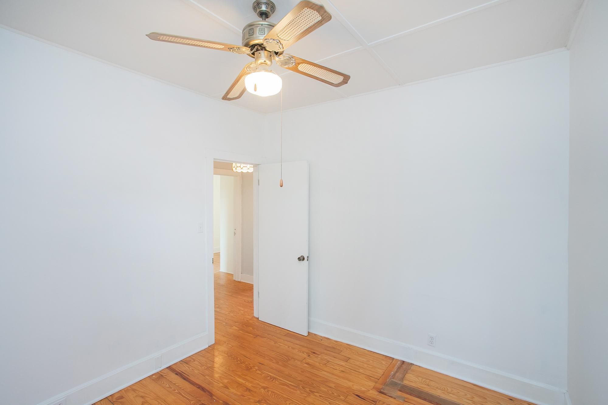 Listing photo id 17 for 1219 63rd Street Road