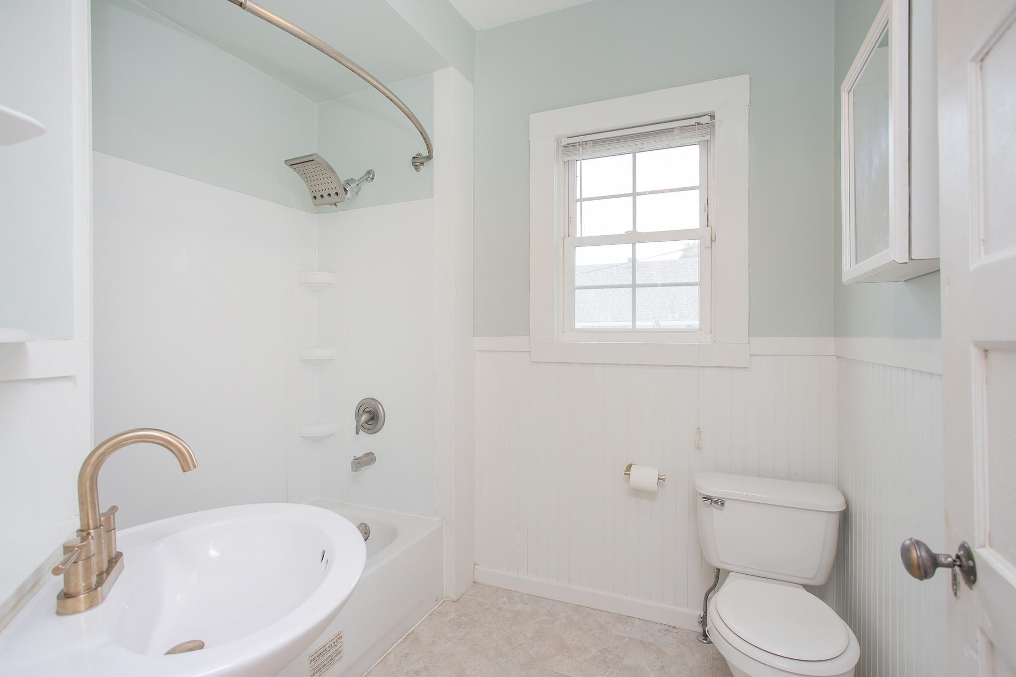 Listing photo id 19 for 1219 63rd Street Road