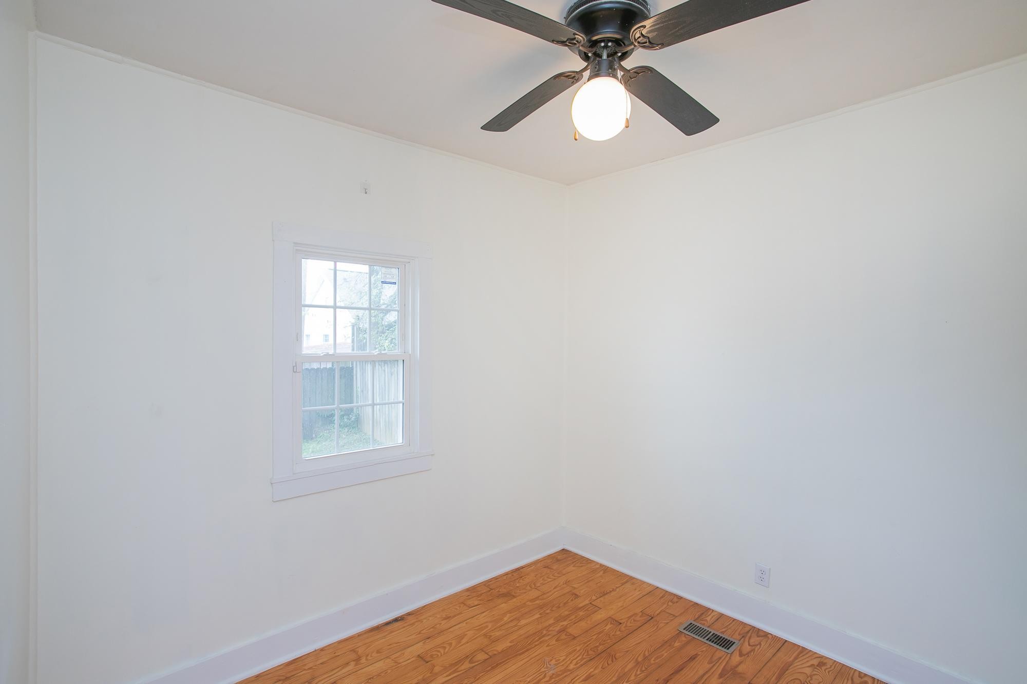 Listing photo id 21 for 1219 63rd Street Road