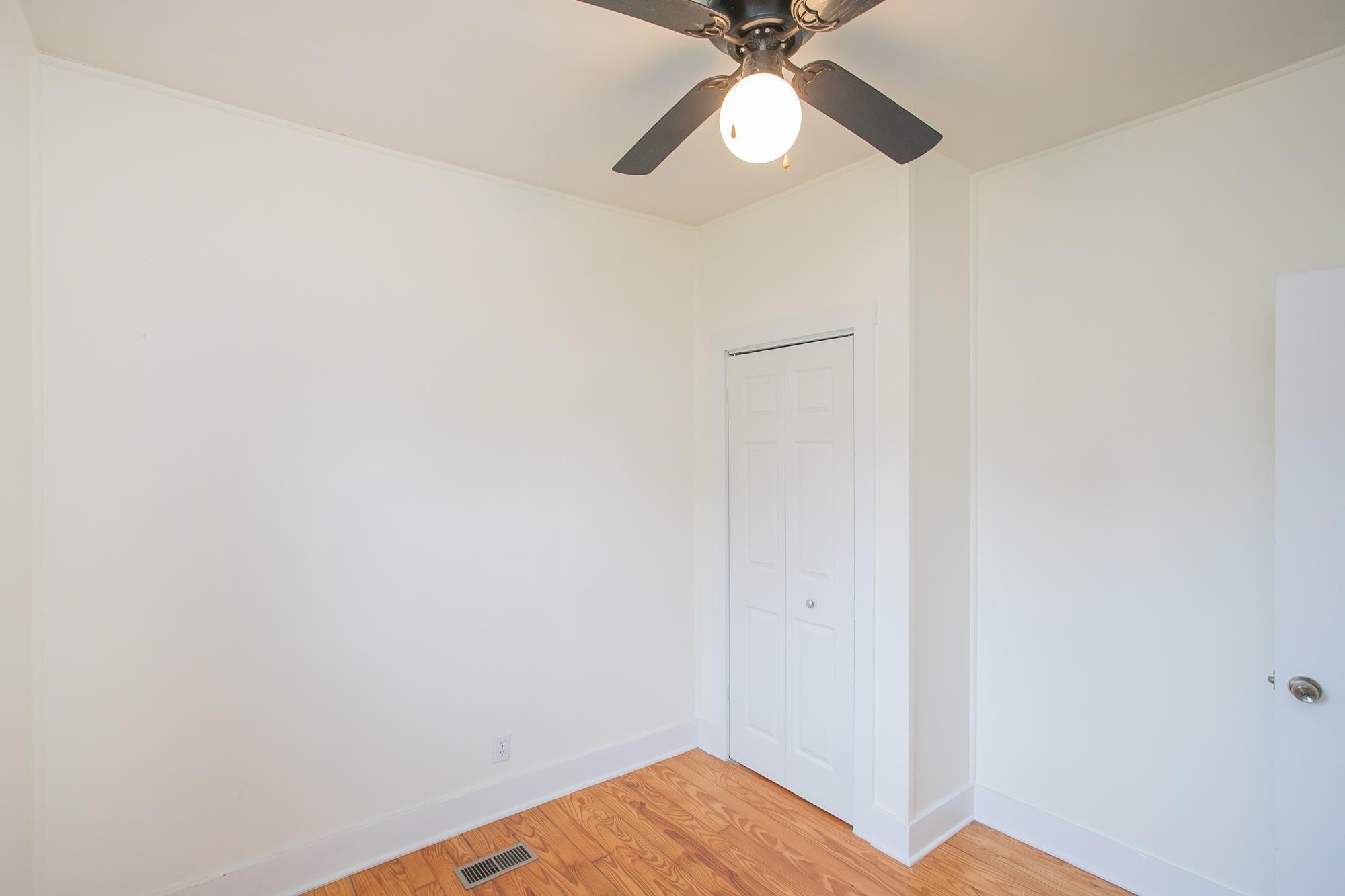 Listing photo id 22 for 1219 63rd Street Road