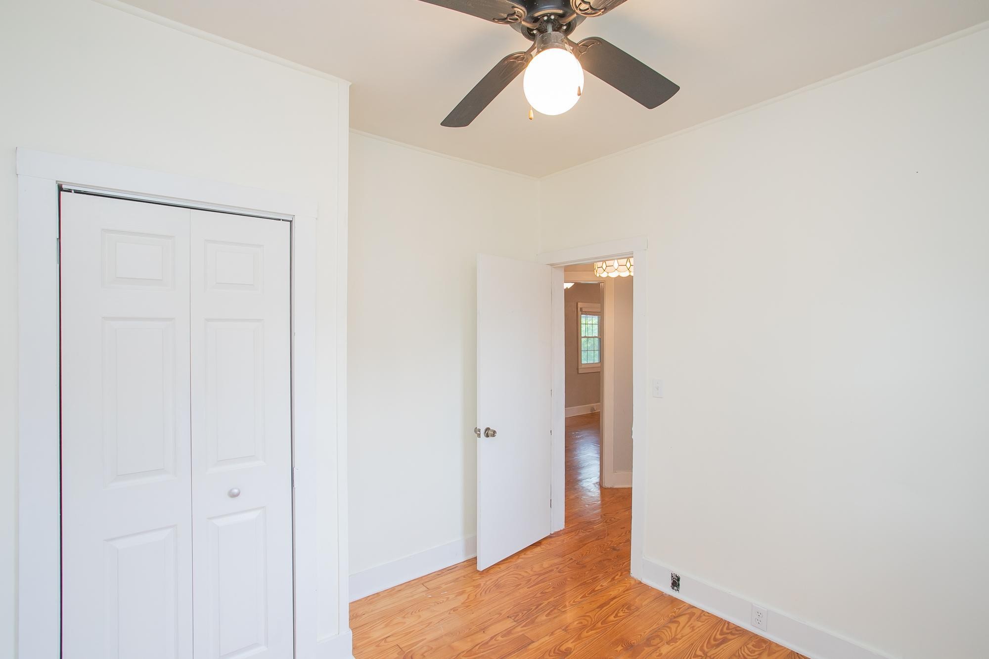 Listing photo id 23 for 1219 63rd Street Road