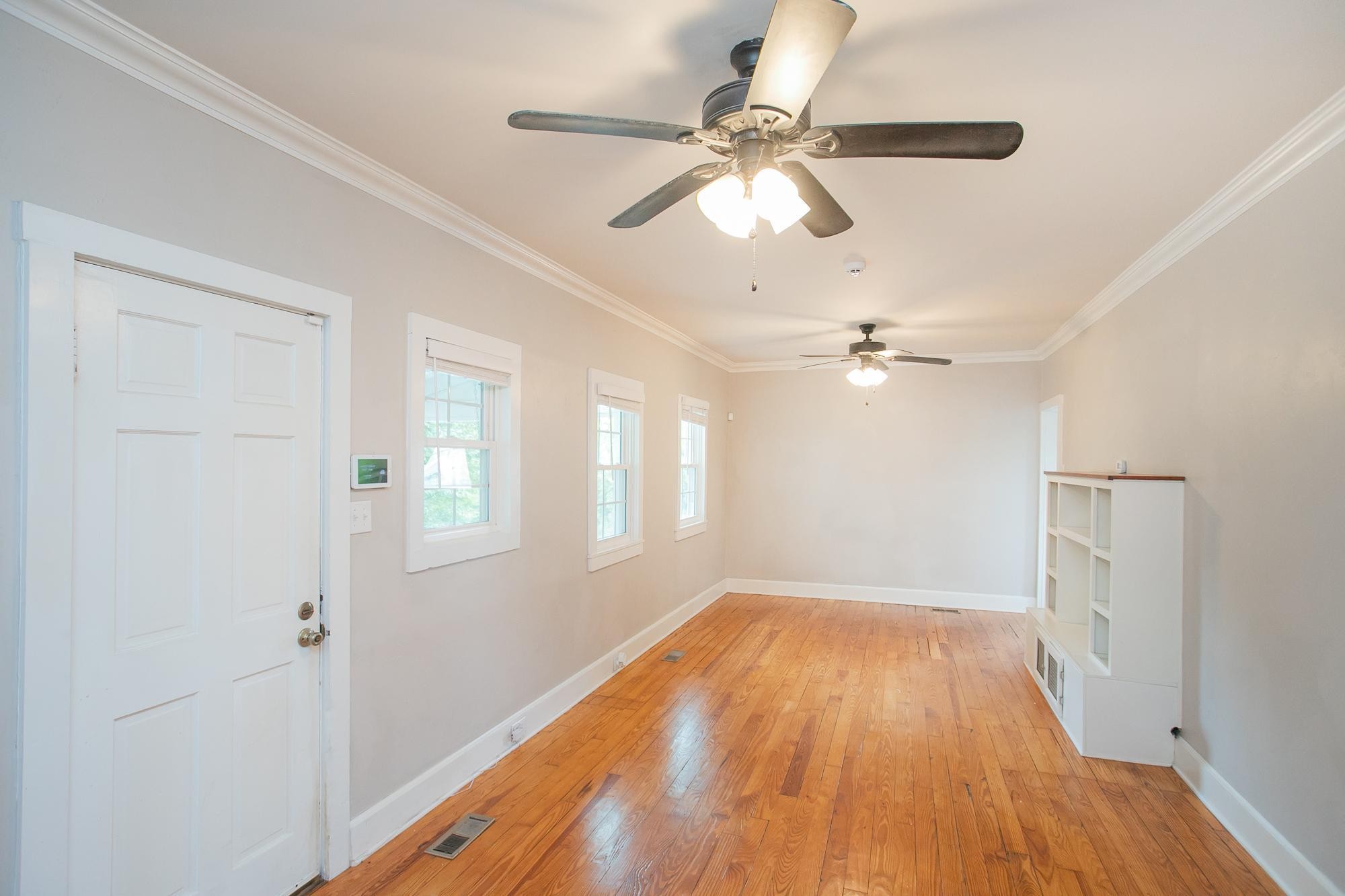Listing photo id 3 for 1219 63rd Street Road