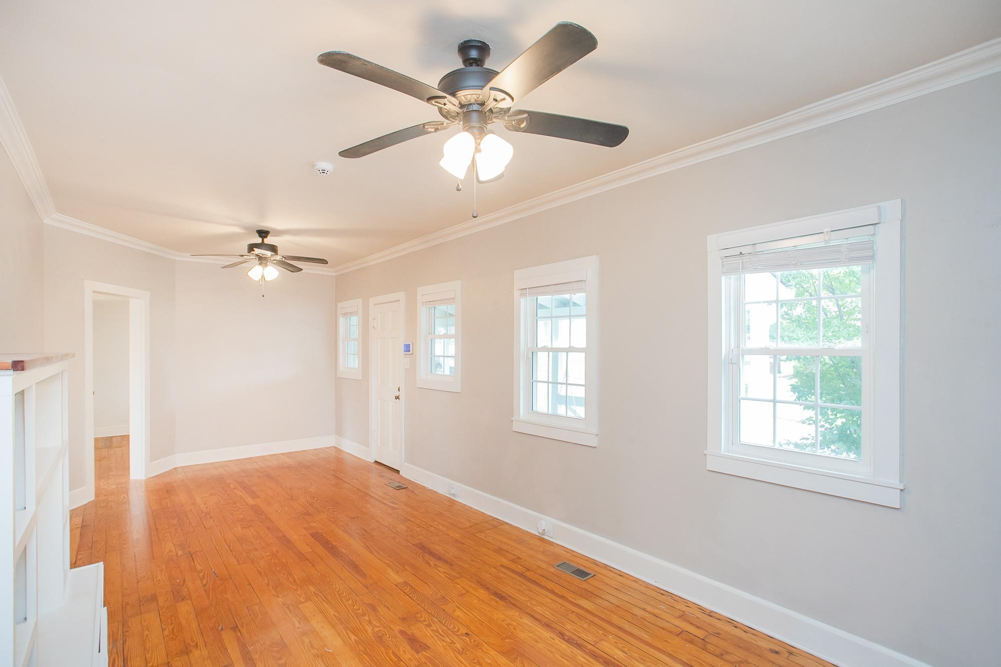 Listing photo id 5 for 1219 63rd Street Road