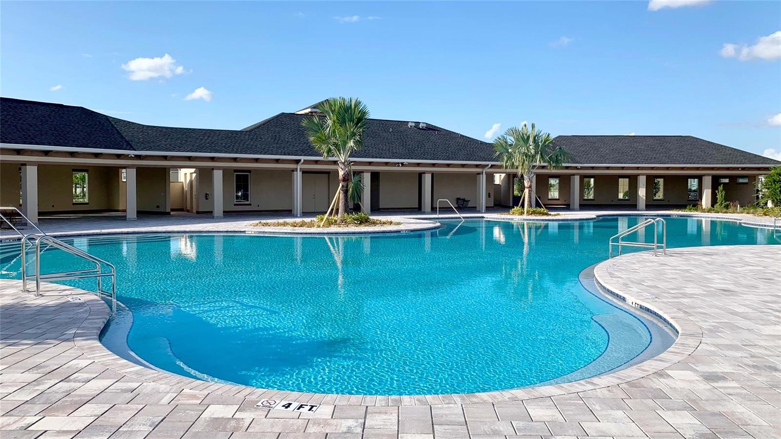 Listing photo id 16 for 4690 88th Lane
