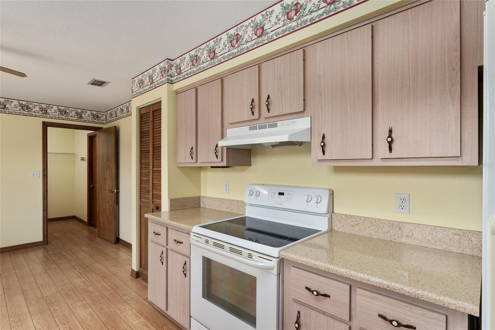 Image 21 of 50 For 14555 98th Avenue
