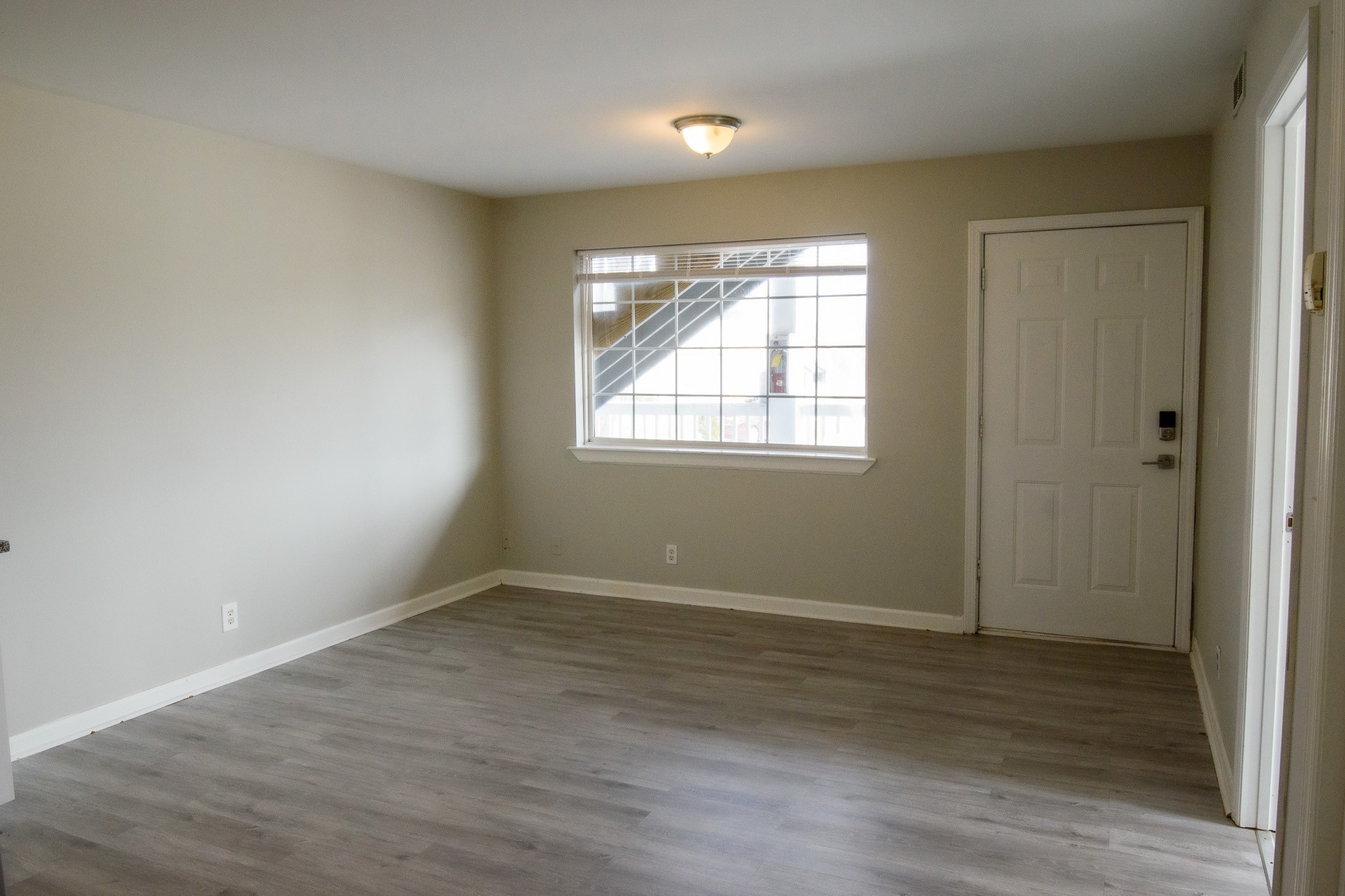 Image 4 of 62 For 9525 200 Court