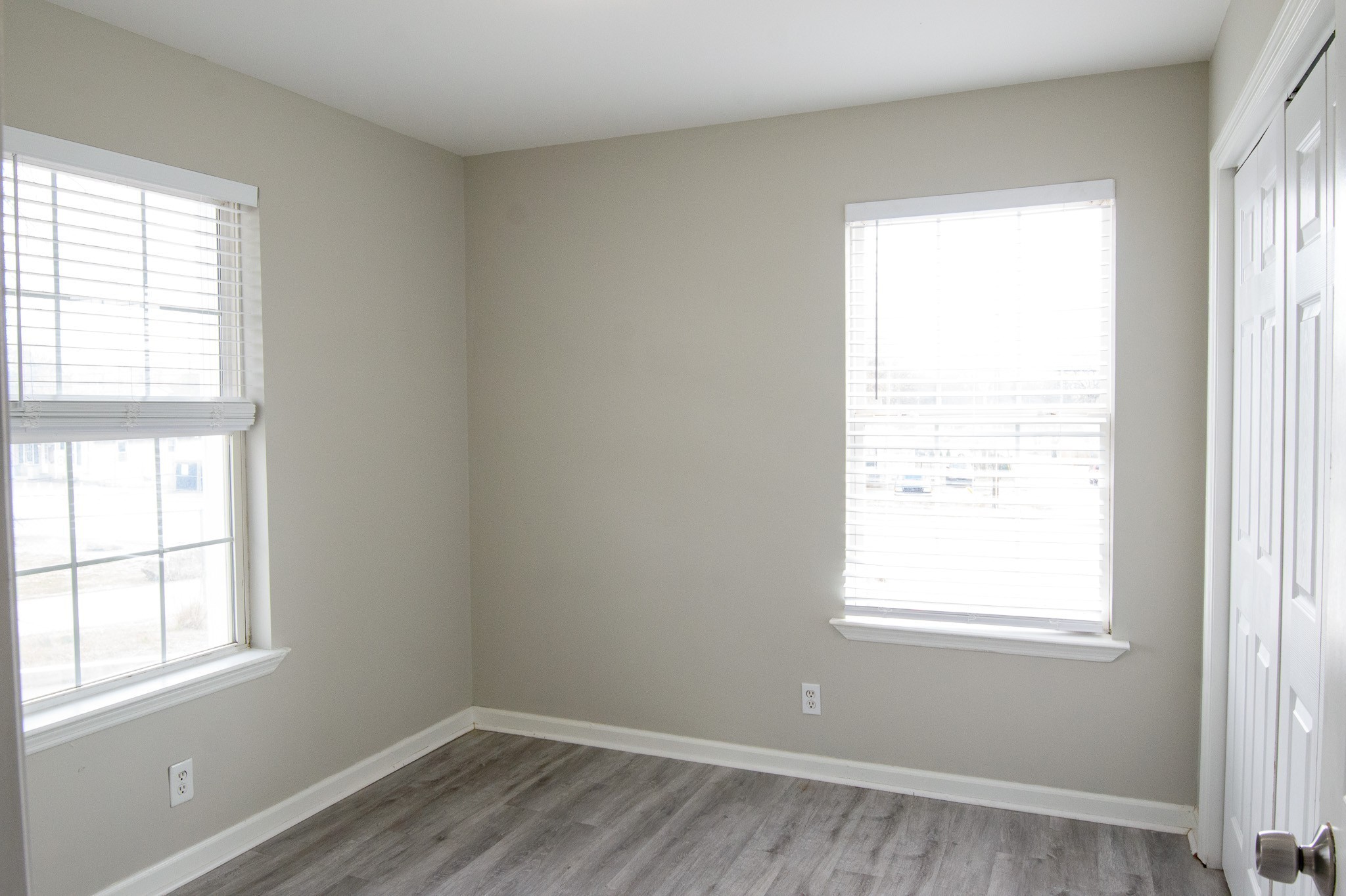 Image 7 of 62 For 9525 200 Court