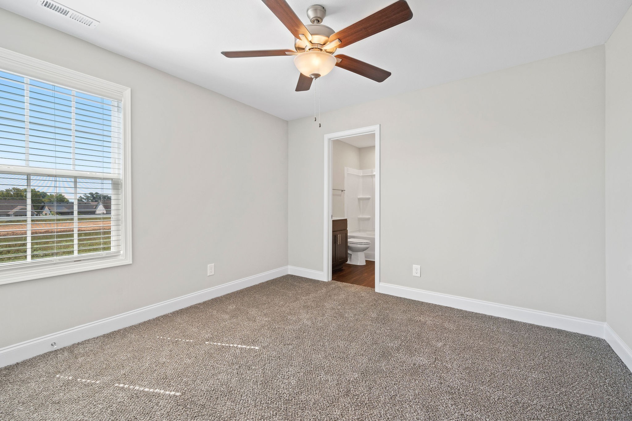 Image 10 of 37 For 2717 Buck Court