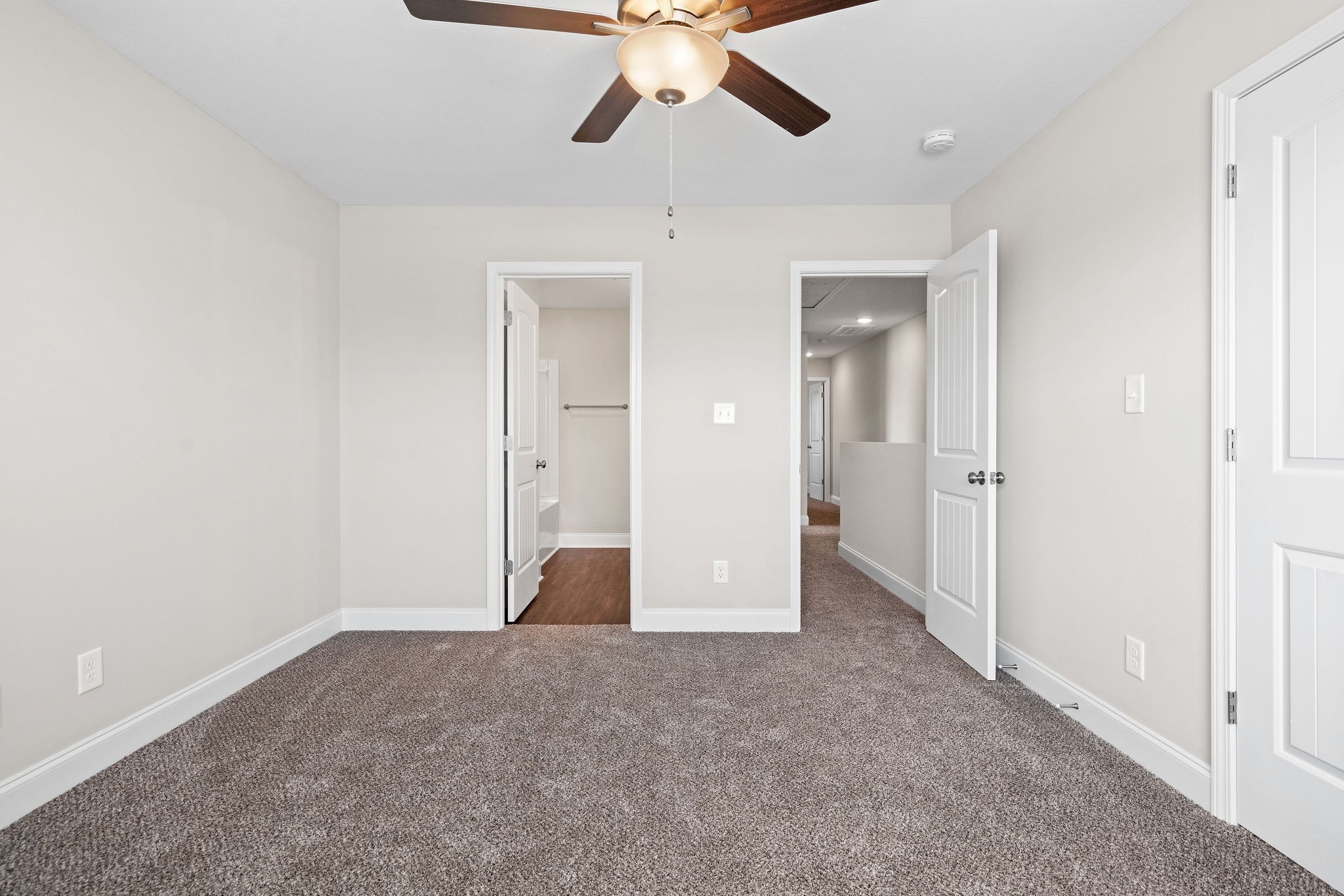Image 12 of 37 For 2717 Buck Court