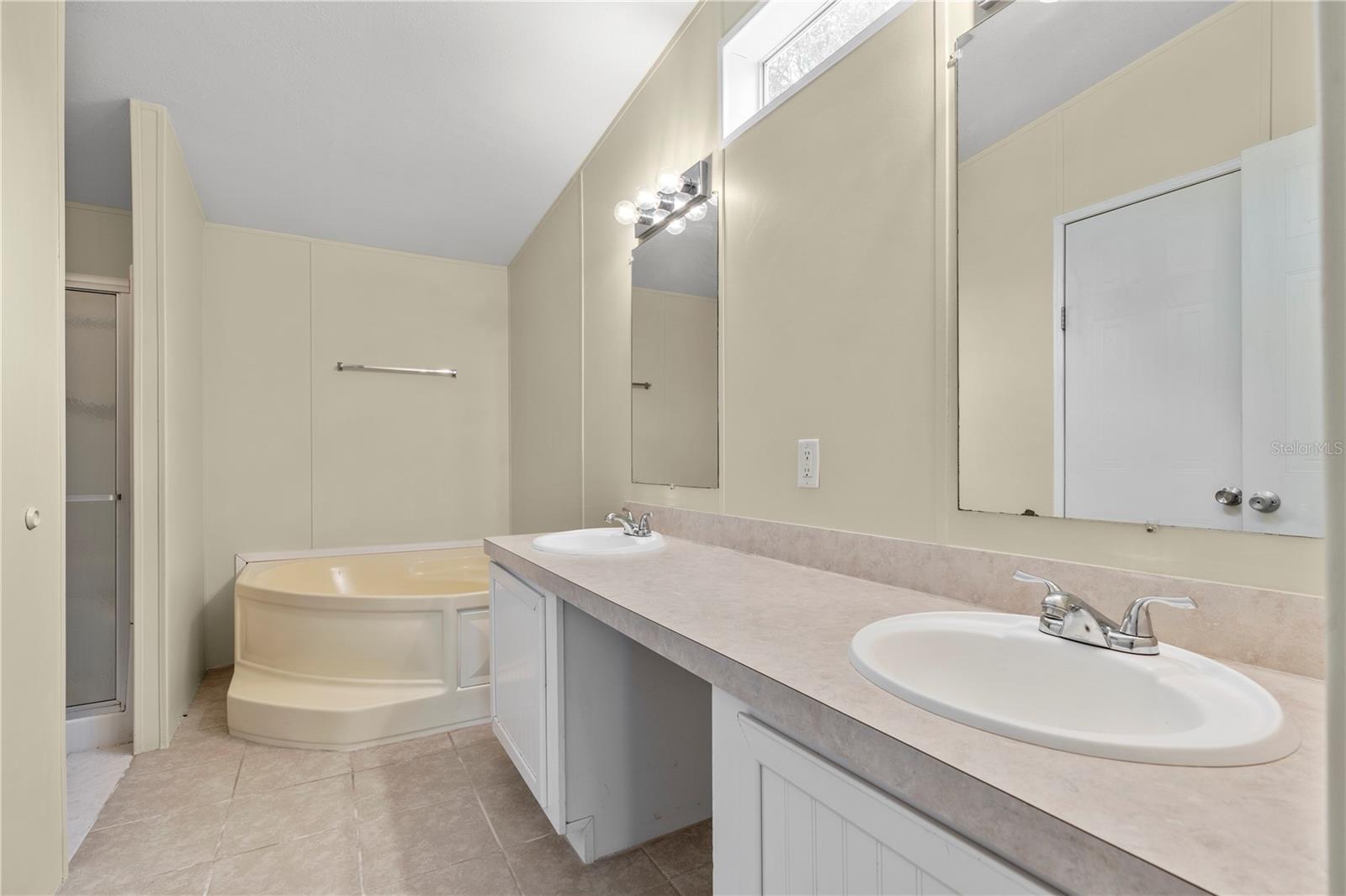 Image 16 of 37 For 2717 Buck Court