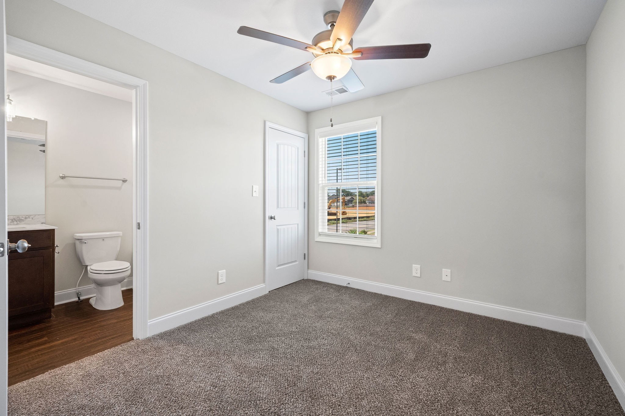 Image 7 of 37 For 2717 Buck Court