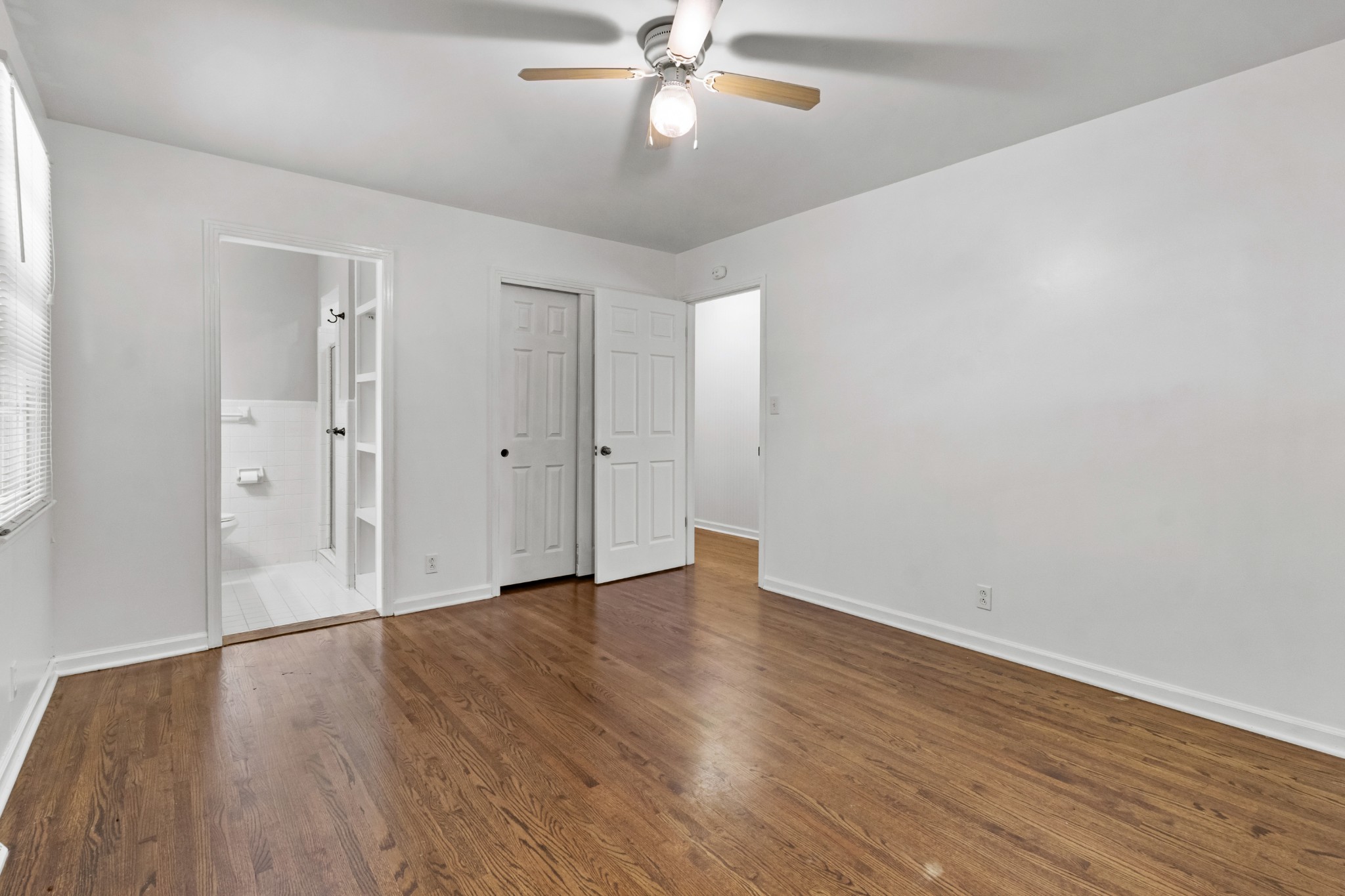 Image 15 of 27 For 107 Woodlawn Avenue