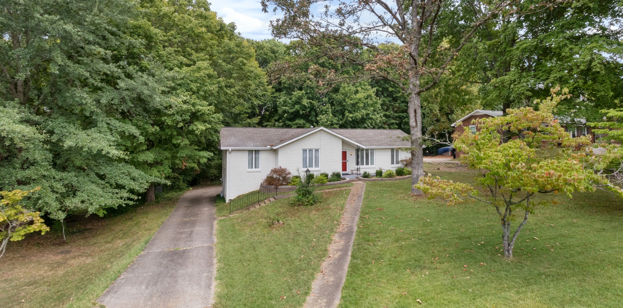 Image 2 of 27 For 107 Woodlawn Avenue