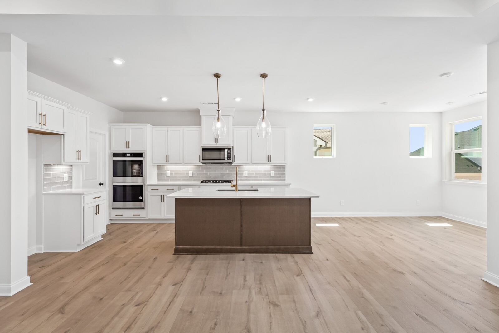 Image 17 of 64 For 23737 Mallard Avenue