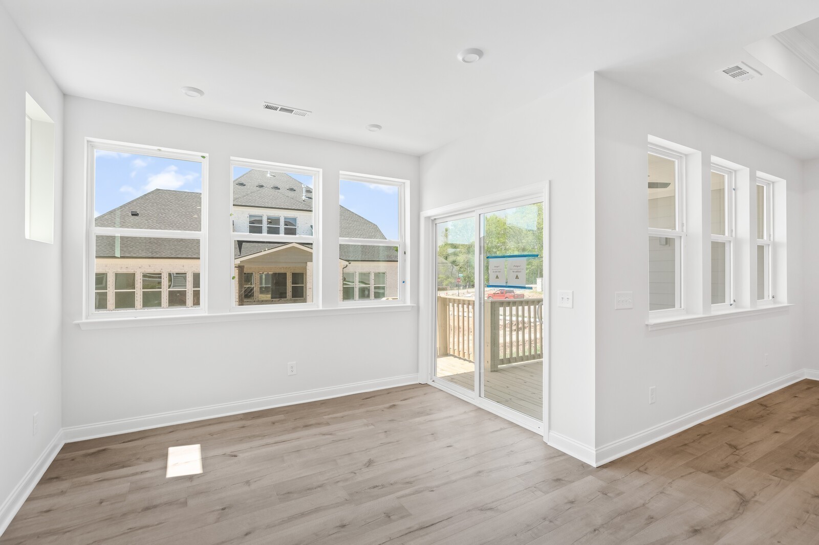 Image 21 of 64 For 23737 Mallard Avenue