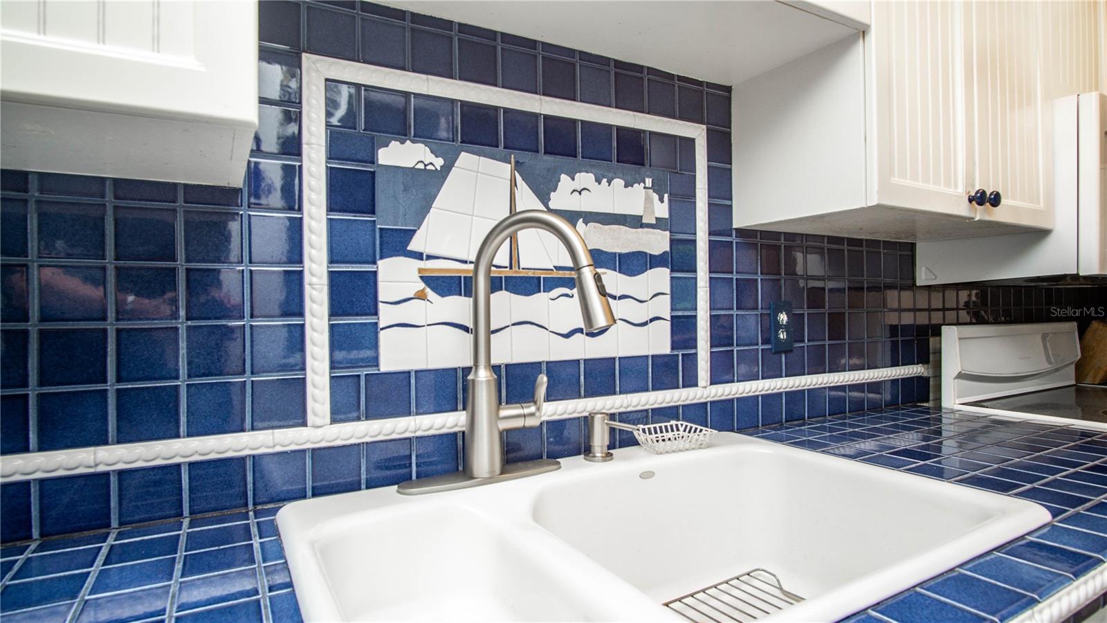Image 17 of 31 For 20820 River Drive B25