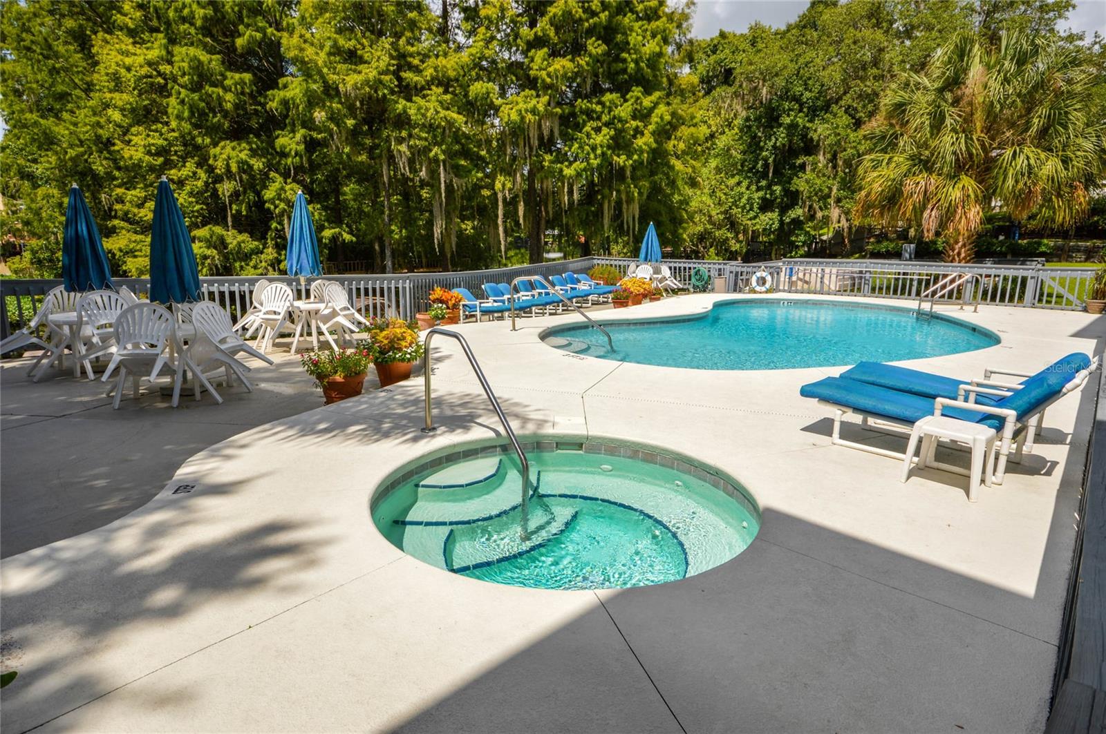 Image 27 of 31 For 20820 River Drive B25