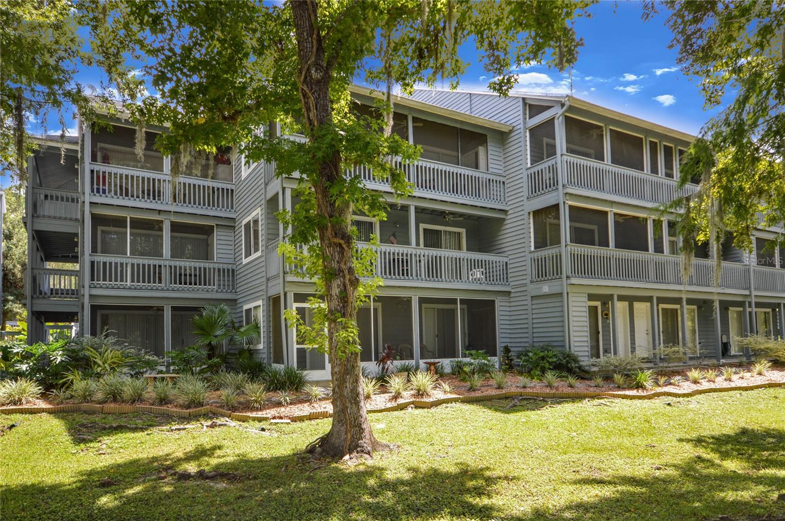 Image 31 of 31 For 20820 River Drive B25