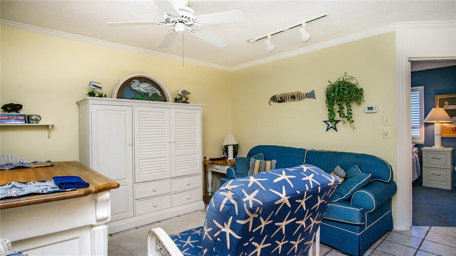 Image 6 of 31 For 20820 River Drive B25