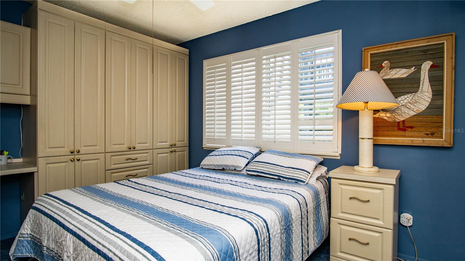 Image 9 of 31 For 20820 River Drive B25