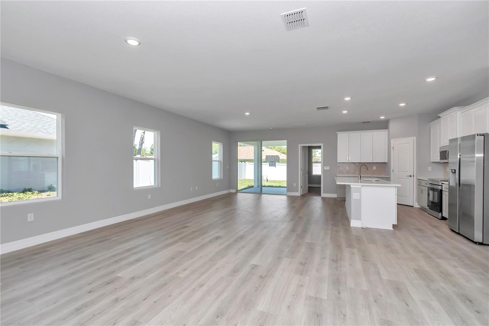 Image 16 of 40 For 9405 159th Lane