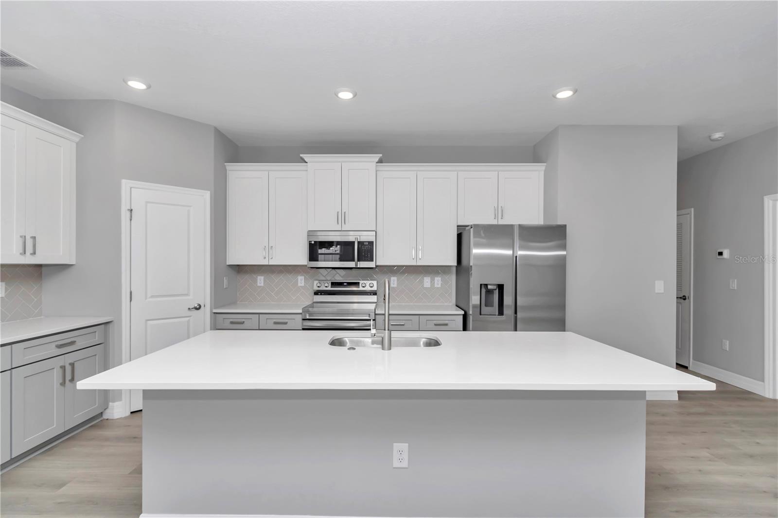 Image 18 of 40 For 9405 159th Lane