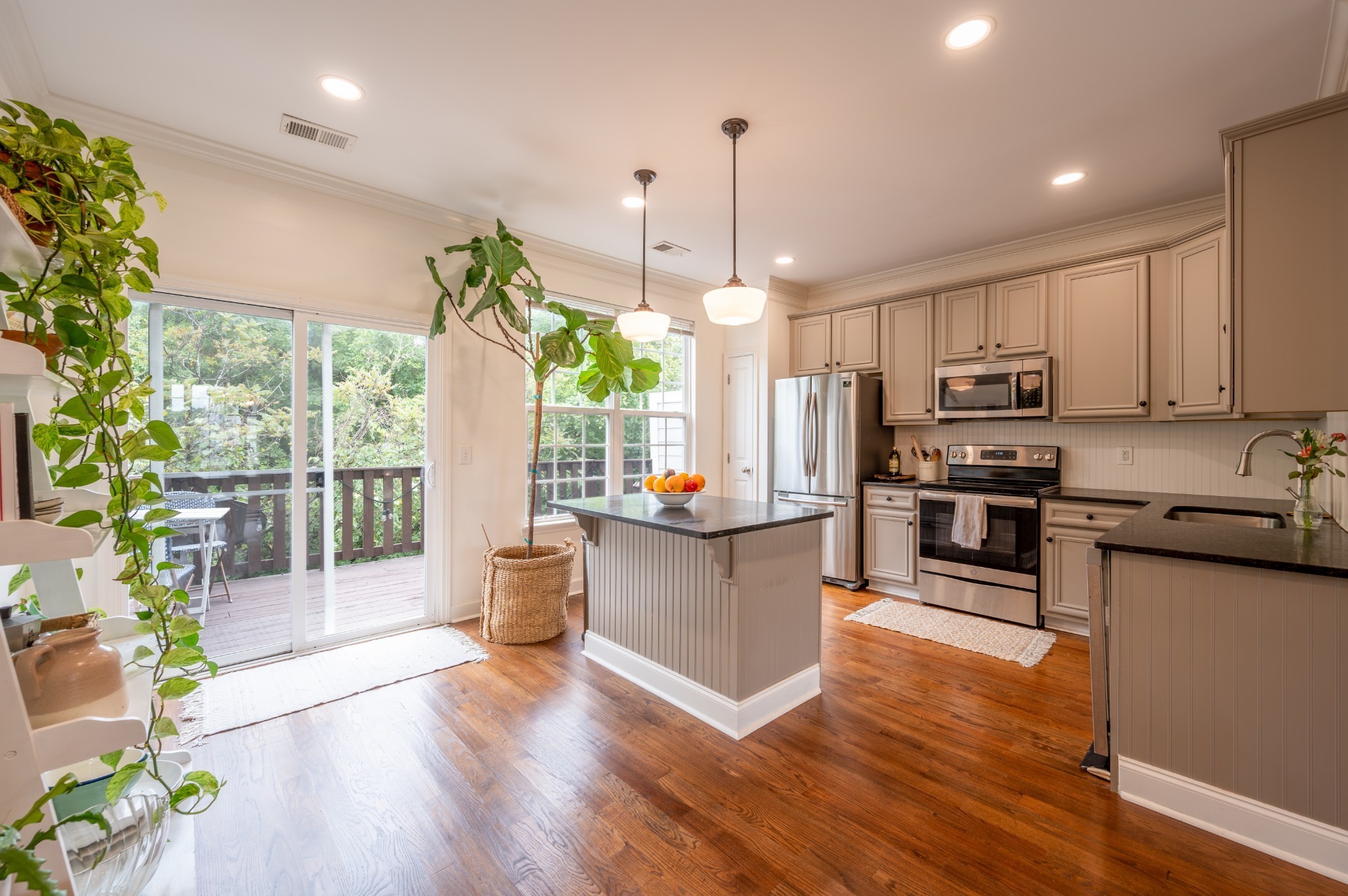 Image 10 of 50 For 2206 3rd Avenue