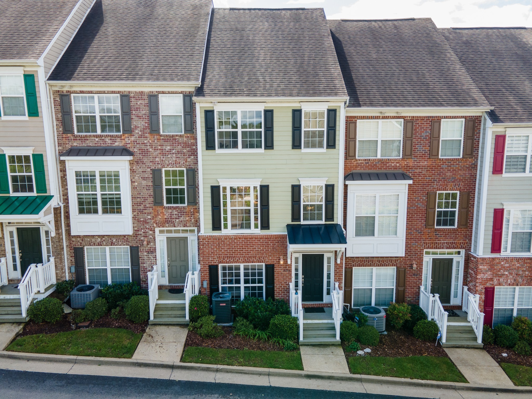 Image 2 of 50 For 2206 3rd Avenue
