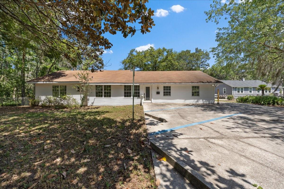 Image 36 of 50 For 2206 3rd Avenue