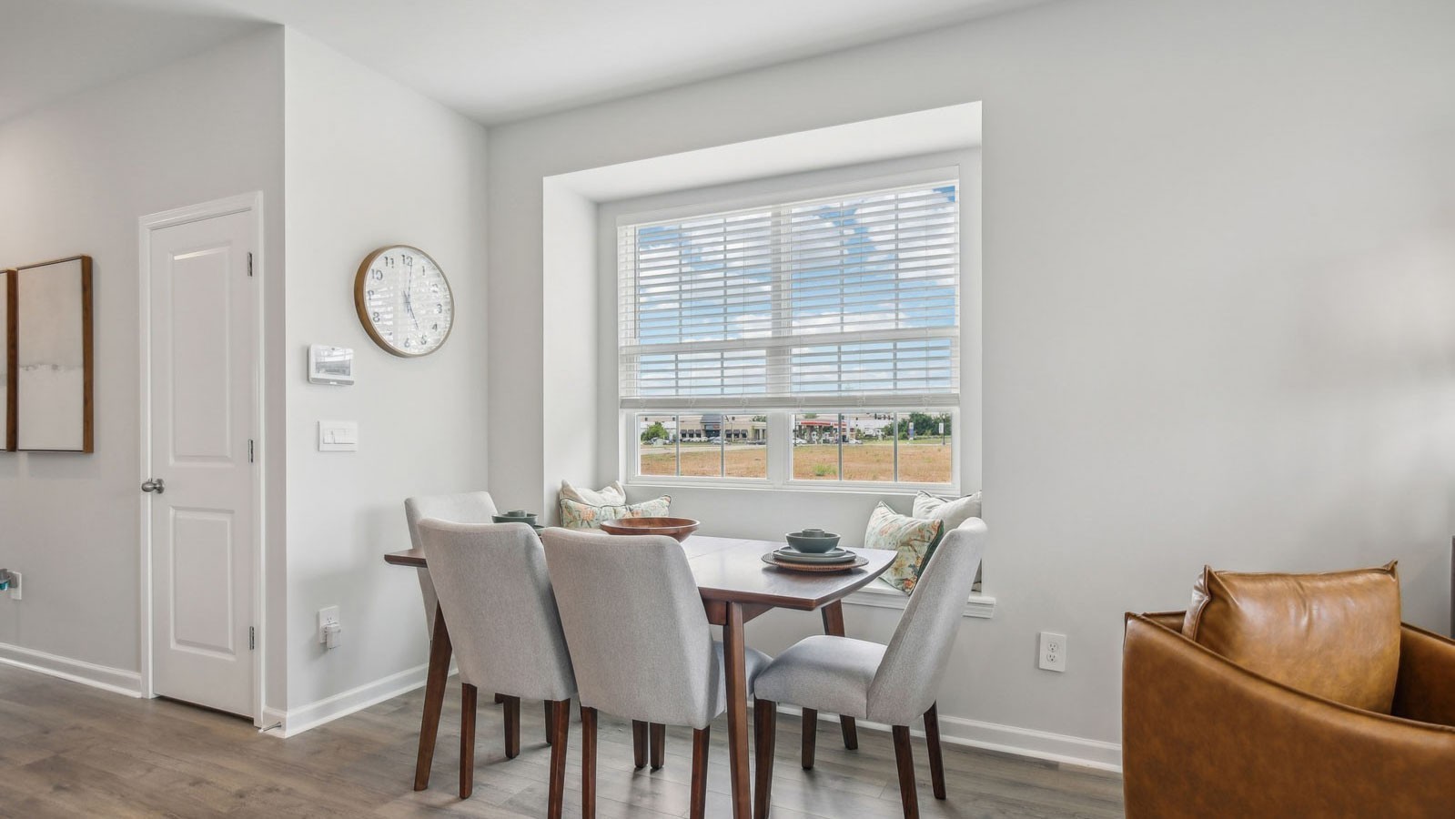 Image 11 of 40 For 10409 45 Street